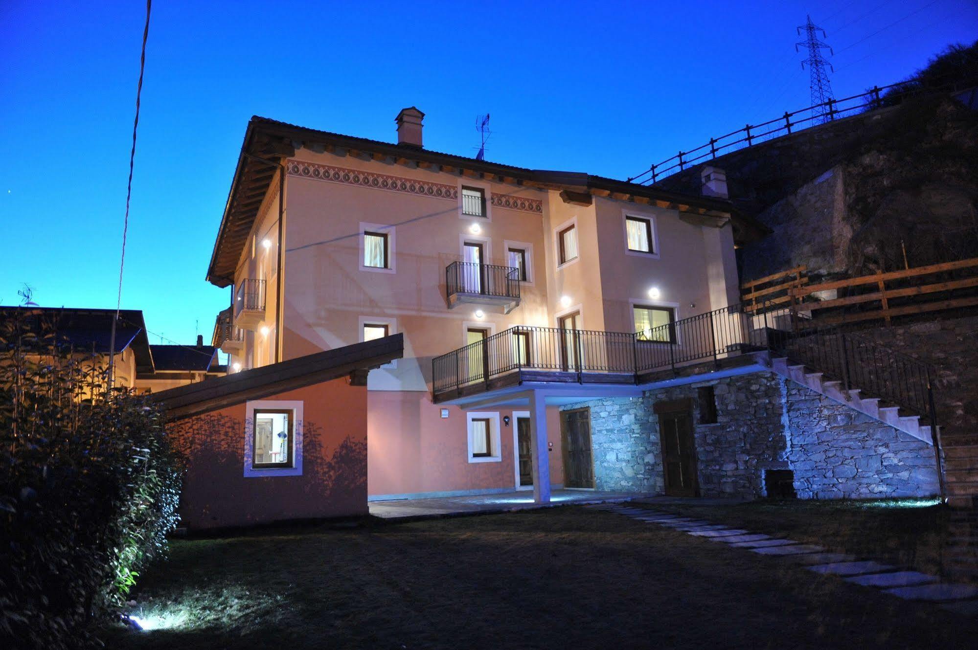 Au Berceau Du Bien-Etre Villa Chambave Exteriör bild