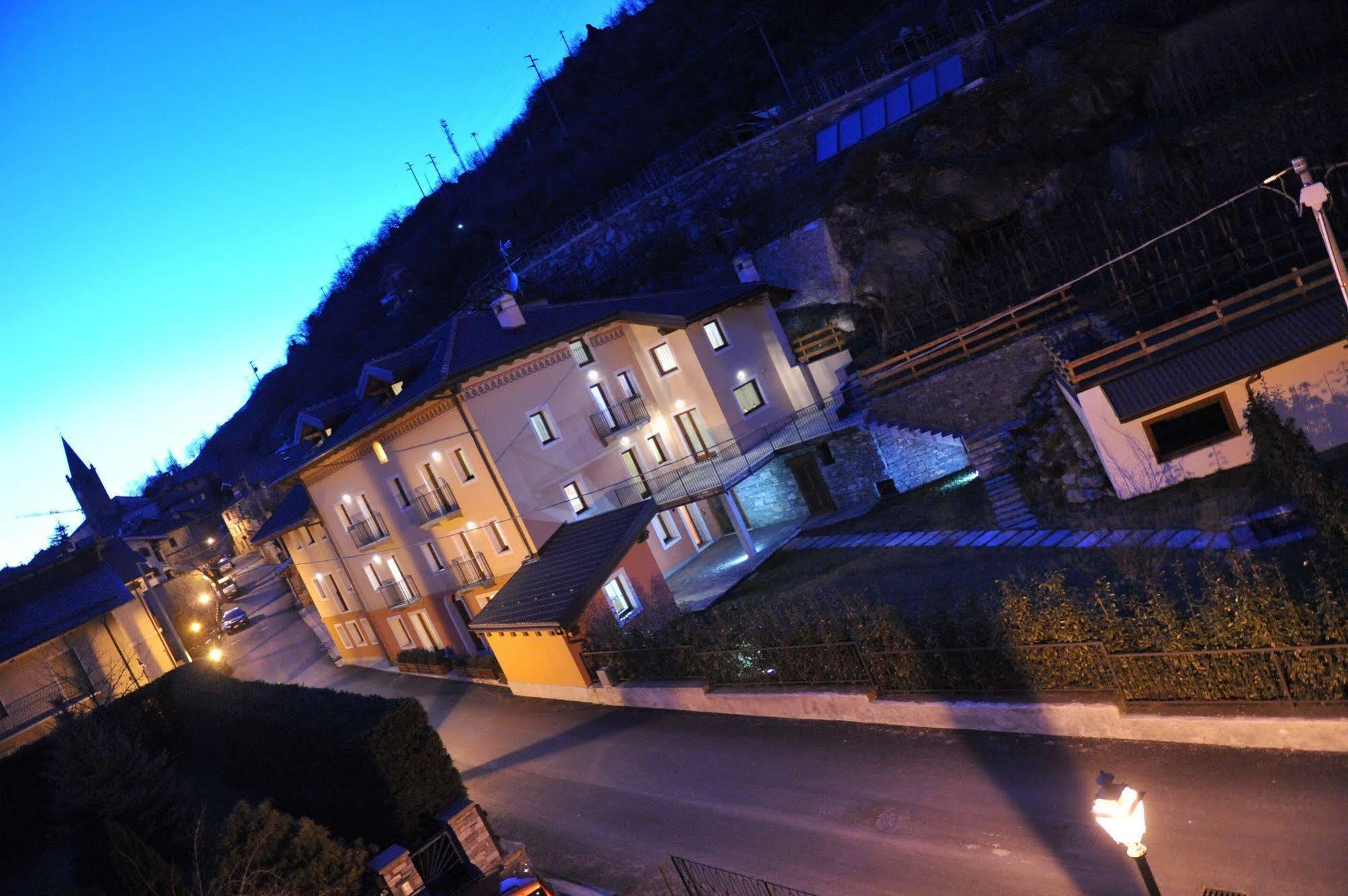 Au Berceau Du Bien-Etre Villa Chambave Exteriör bild
