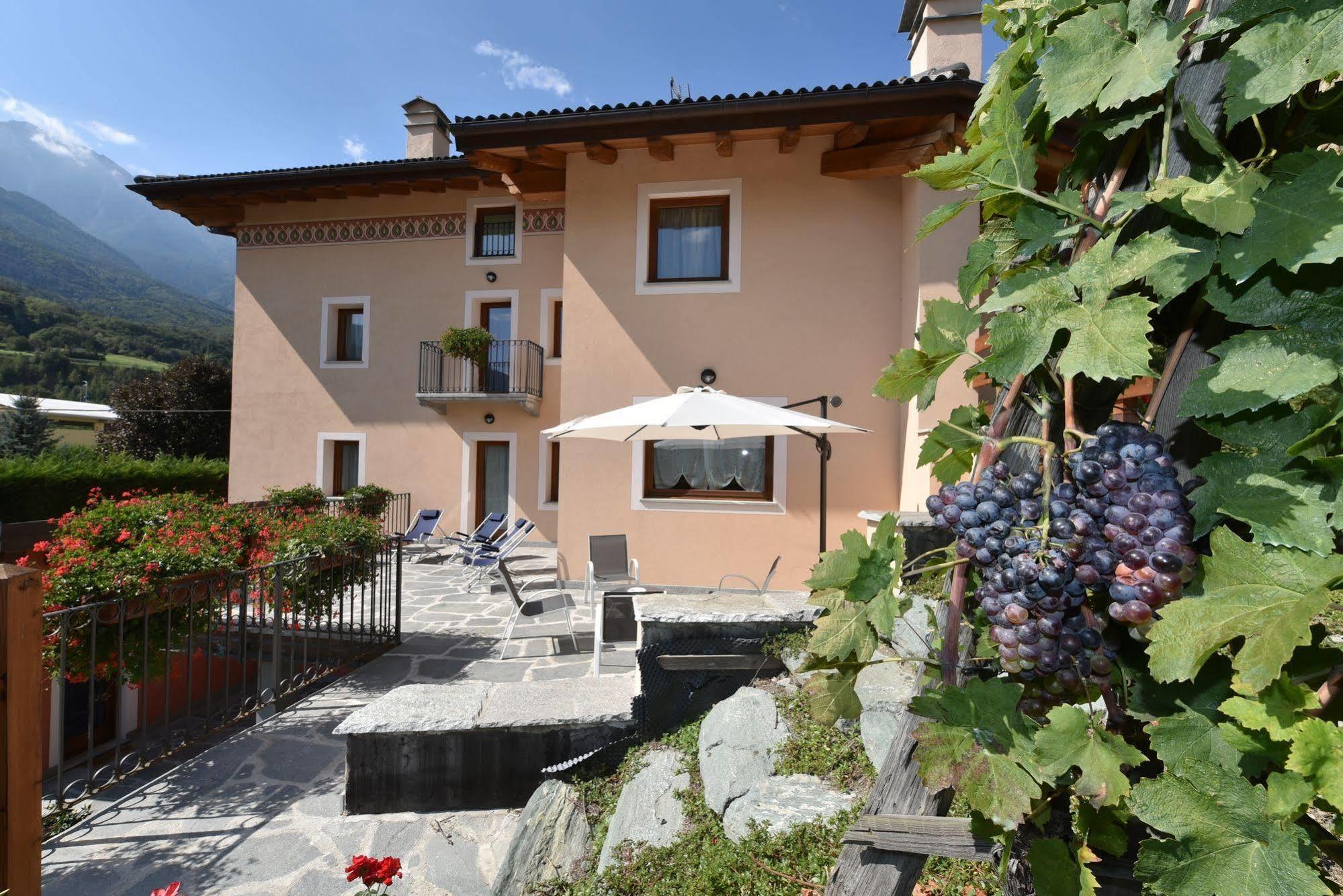 Au Berceau Du Bien-Etre Villa Chambave Exteriör bild