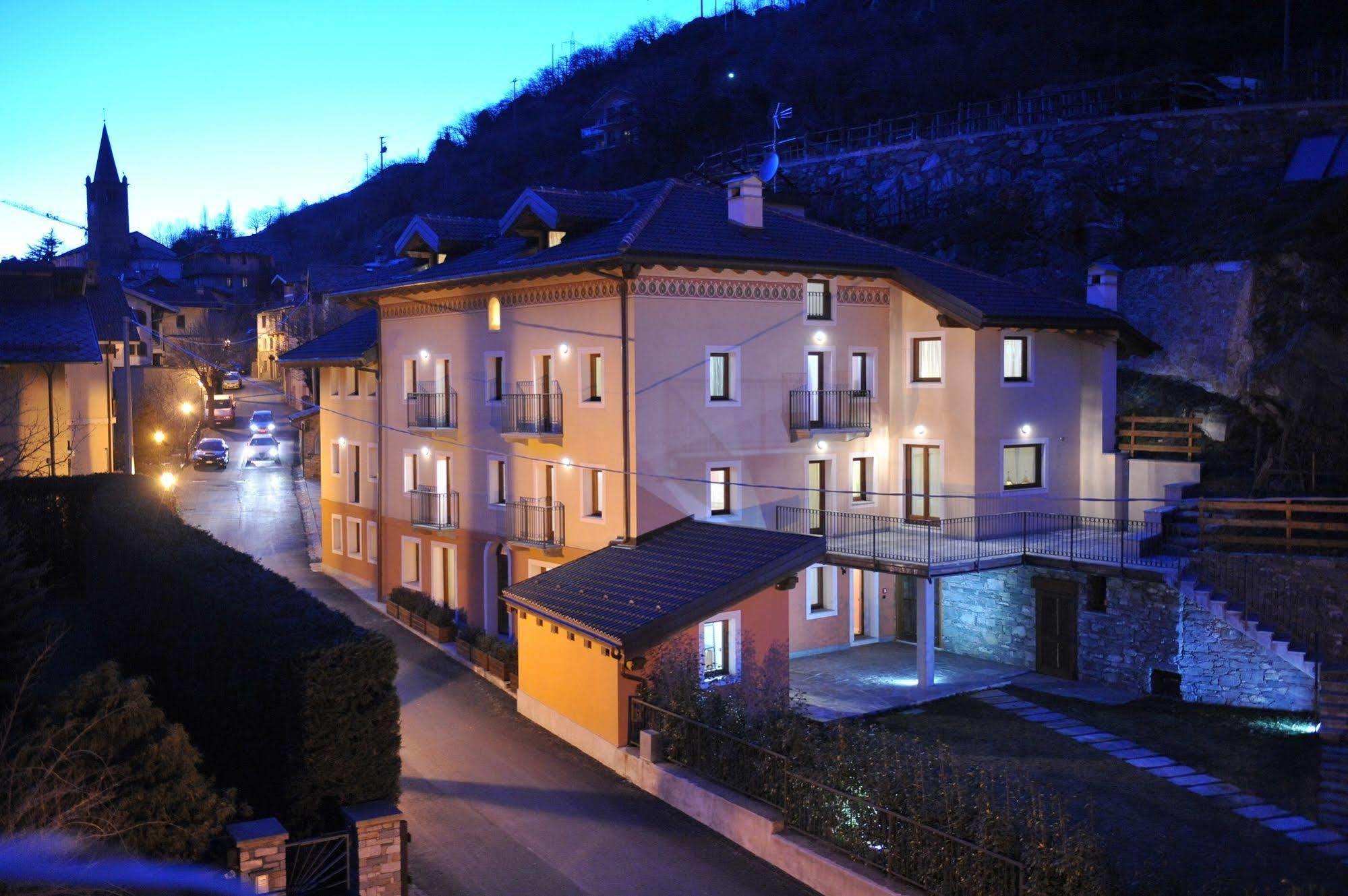 Au Berceau Du Bien-Etre Villa Chambave Exteriör bild